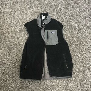 Patagonia men’s vest. XL, black and gray, lightly used, great condition